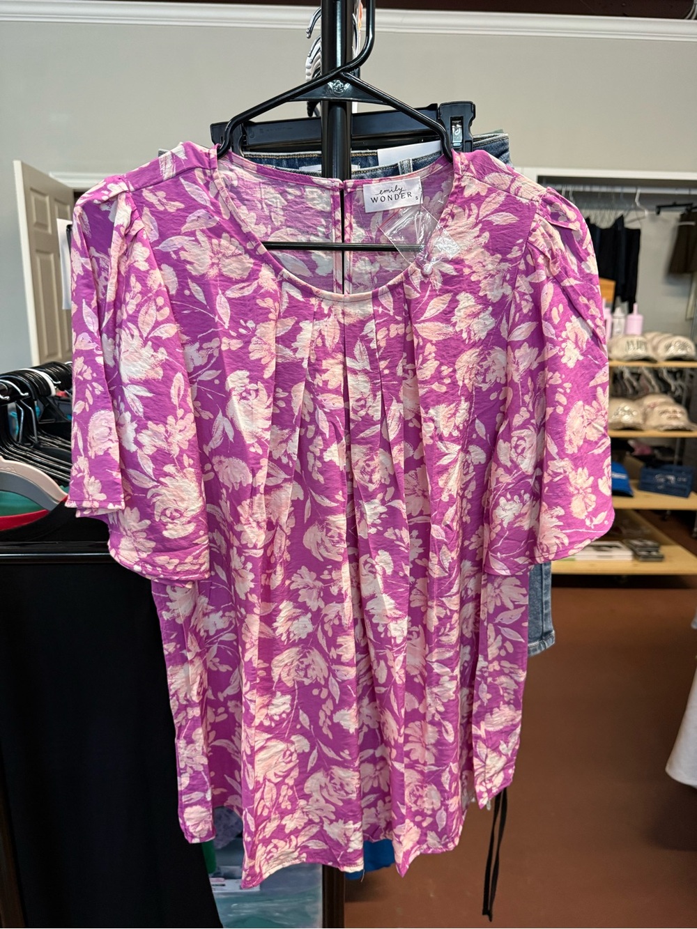 Emily Wonder Women's Pink Floral Short Sleeve Blouse